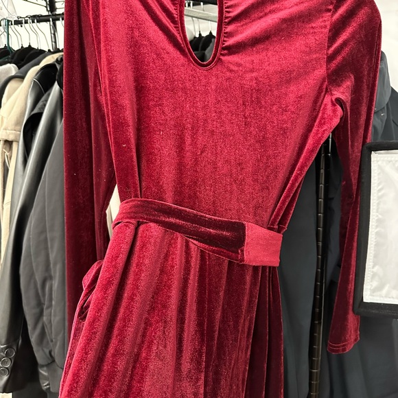 Sweetheart Neck Belted Velvet Jumpsuit - Picture 5 of 6